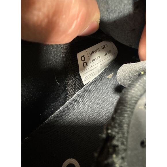 ON Cloudflow 4 Black White W Size 11 Running Shoes Road Trail Atheletic Gym Shoe - Picture 10 of 10